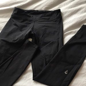 Black Aviva leggings